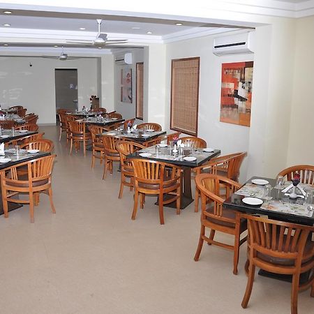 Hotel Rithanns Karumathampatti Karumattampatti Kültér fotó