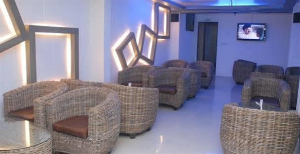 Hotel Rithanns Karumathampatti Karumattampatti Kültér fotó